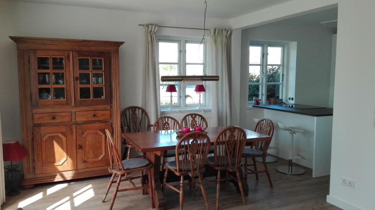 Ferienwohnungen und Haushälfte Friesland Midlum  Exterior foto