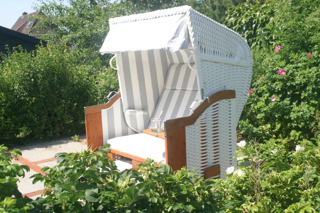 Ferienwohnungen und Haushälfte Friesland Midlum  Exterior foto