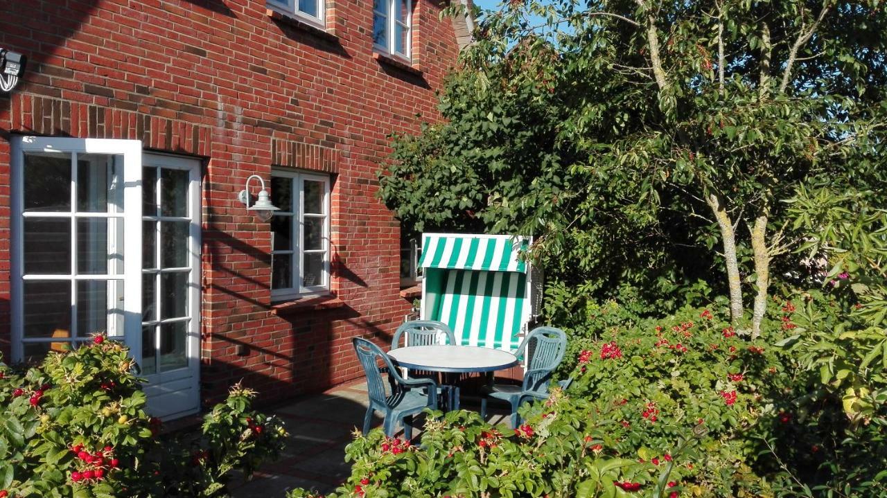 Ferienwohnungen und Haushälfte Friesland Midlum  Exterior foto