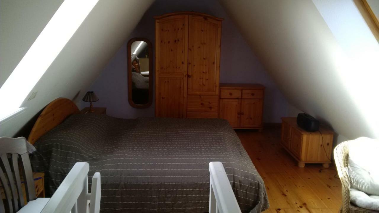 Ferienwohnungen und Haushälfte Friesland Midlum  Exterior foto